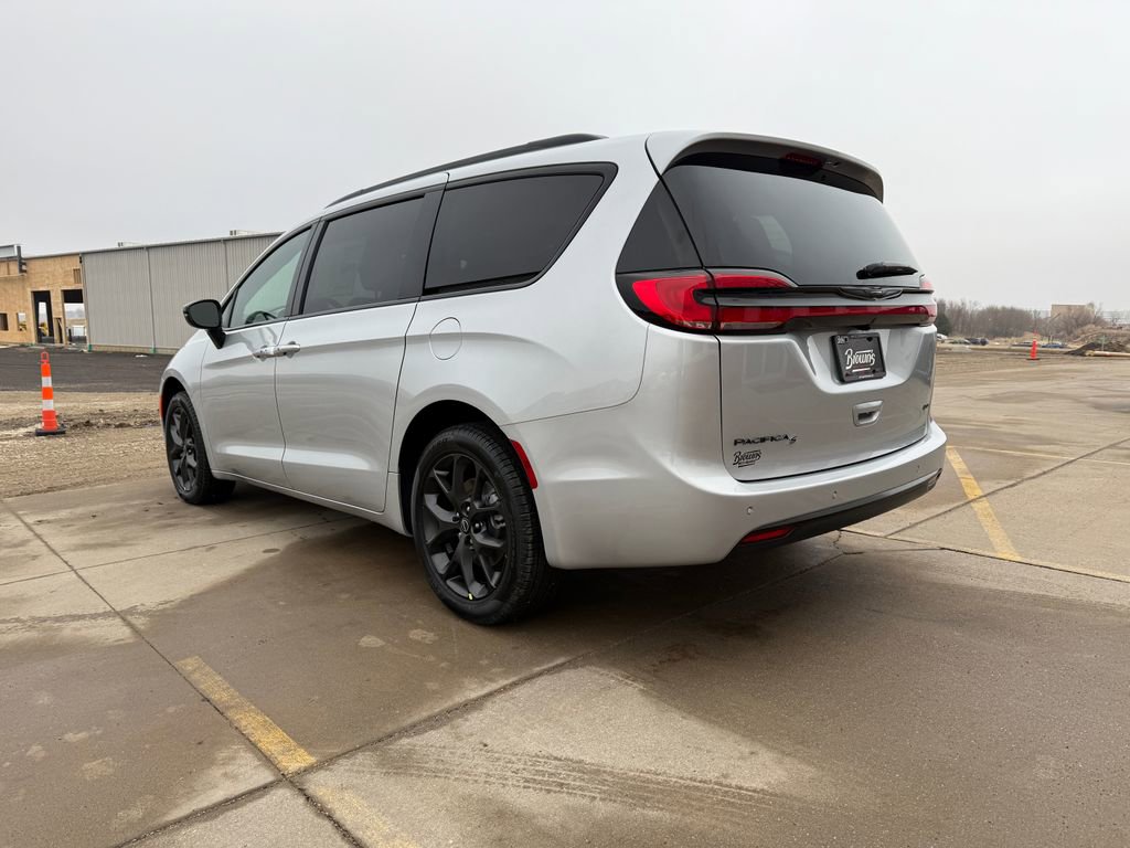 New 2026 Chrysler Pacifica Select w/ S Appearance Package AWD/4WD image 7