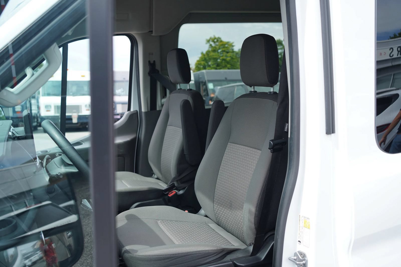 Used 2024 Ford Transit 350 XLT RWD image 22