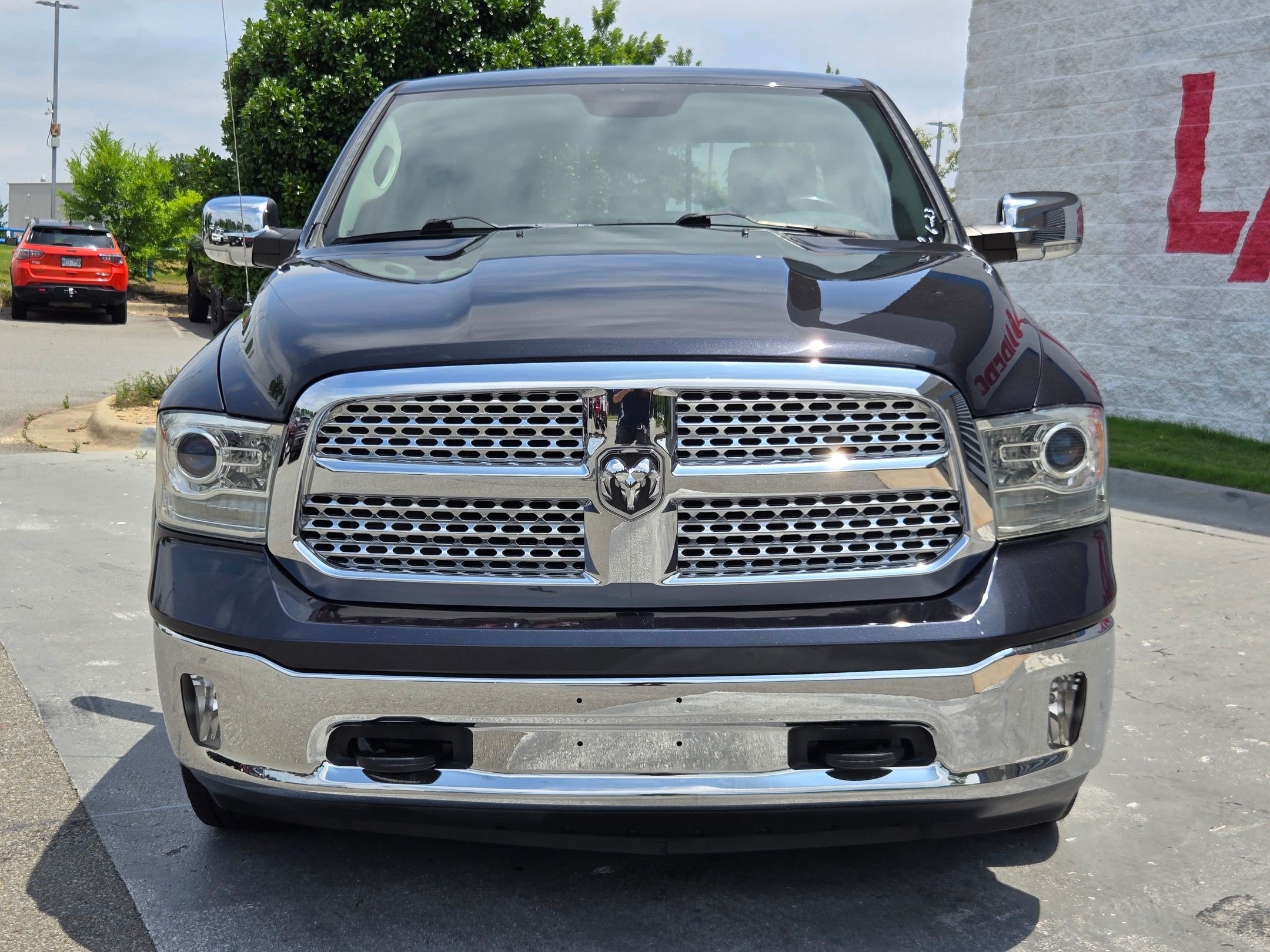 Used 2016 RAM 1500 Laramie w/ Convenience Group AWD/4WD image 2