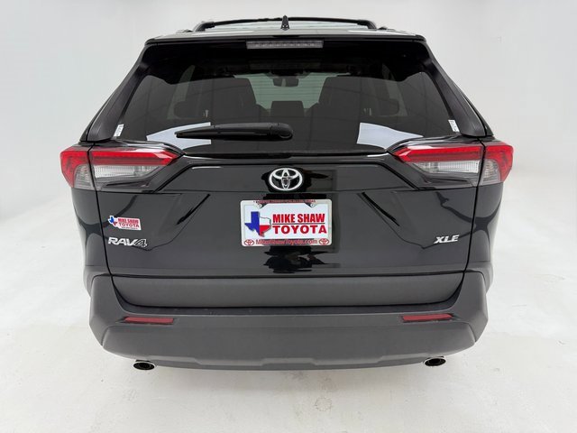 Used 2022 Toyota RAV4 XLE Premium image 39