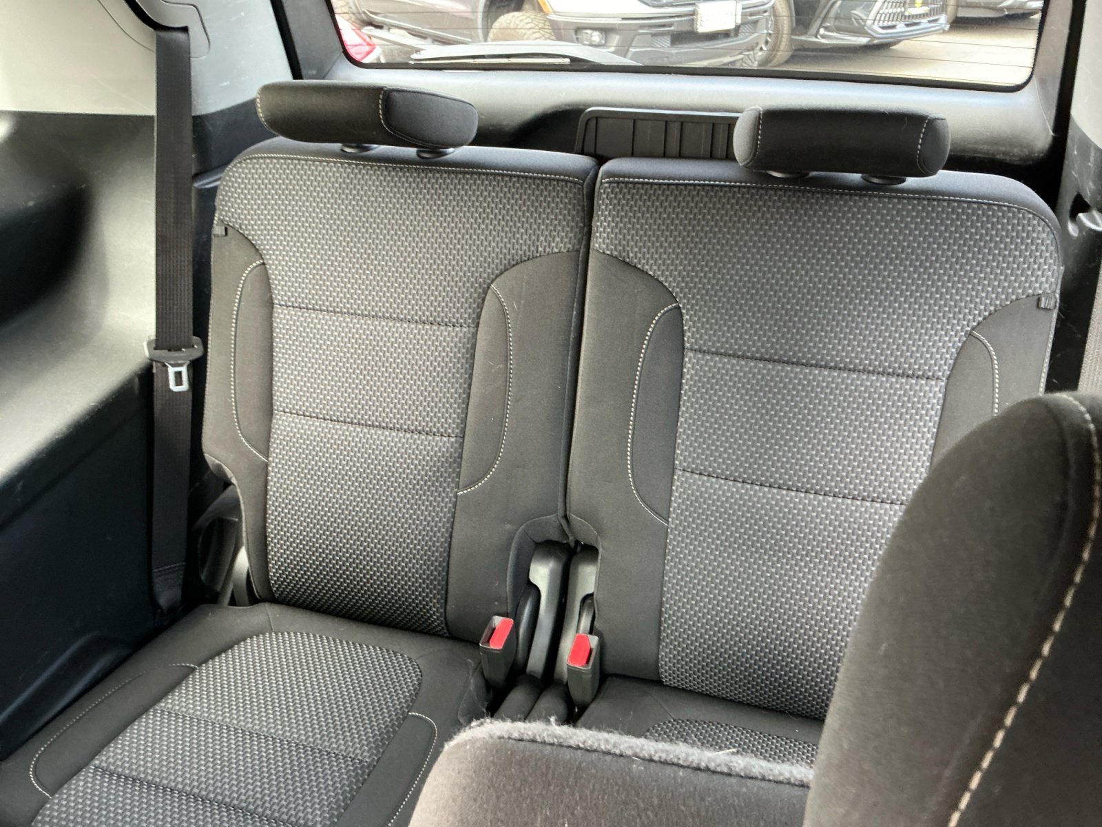 Used 2022 GMC Acadia SLE image 28