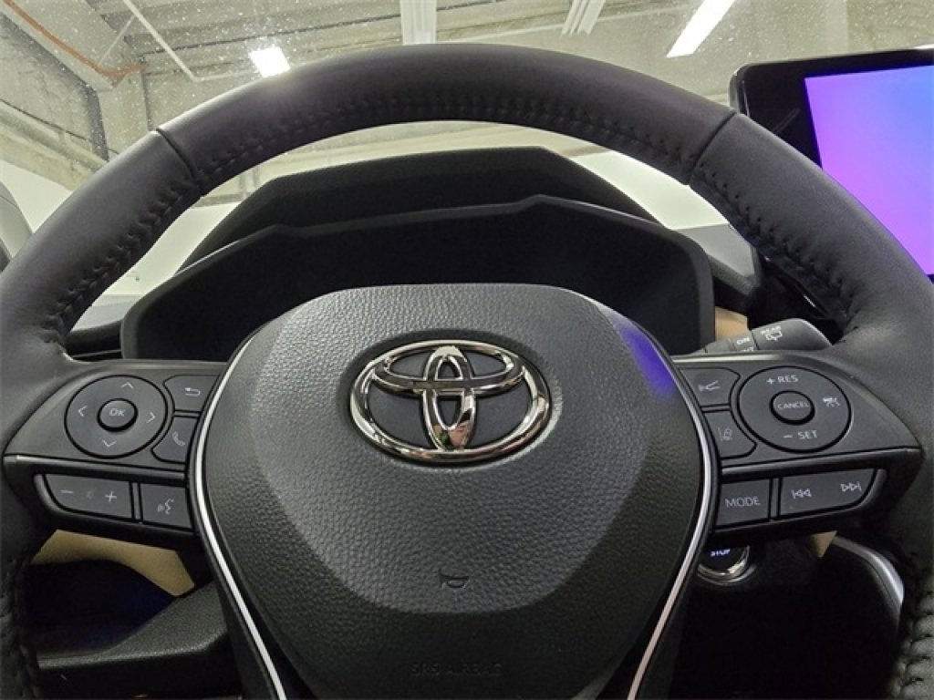 New 2025 Toyota RAV4 Limited image 28