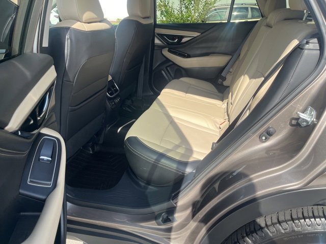 Used 2021 Subaru Outback Limited image 11