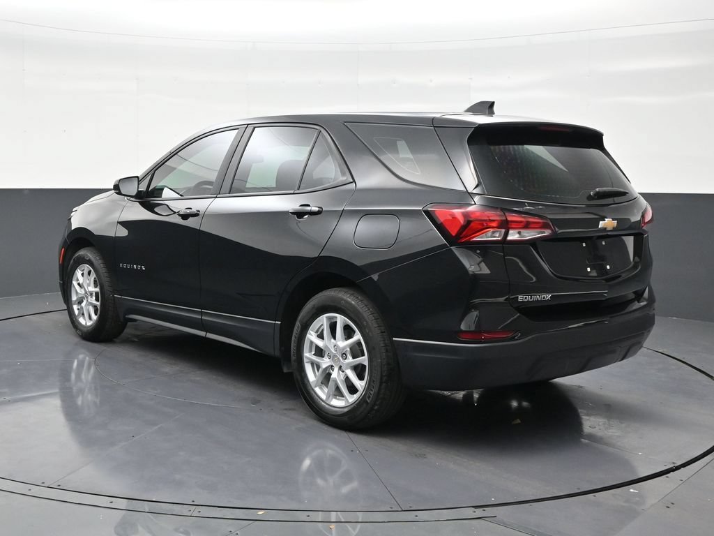 Used 2024 Chevrolet Equinox LS FWD image 3