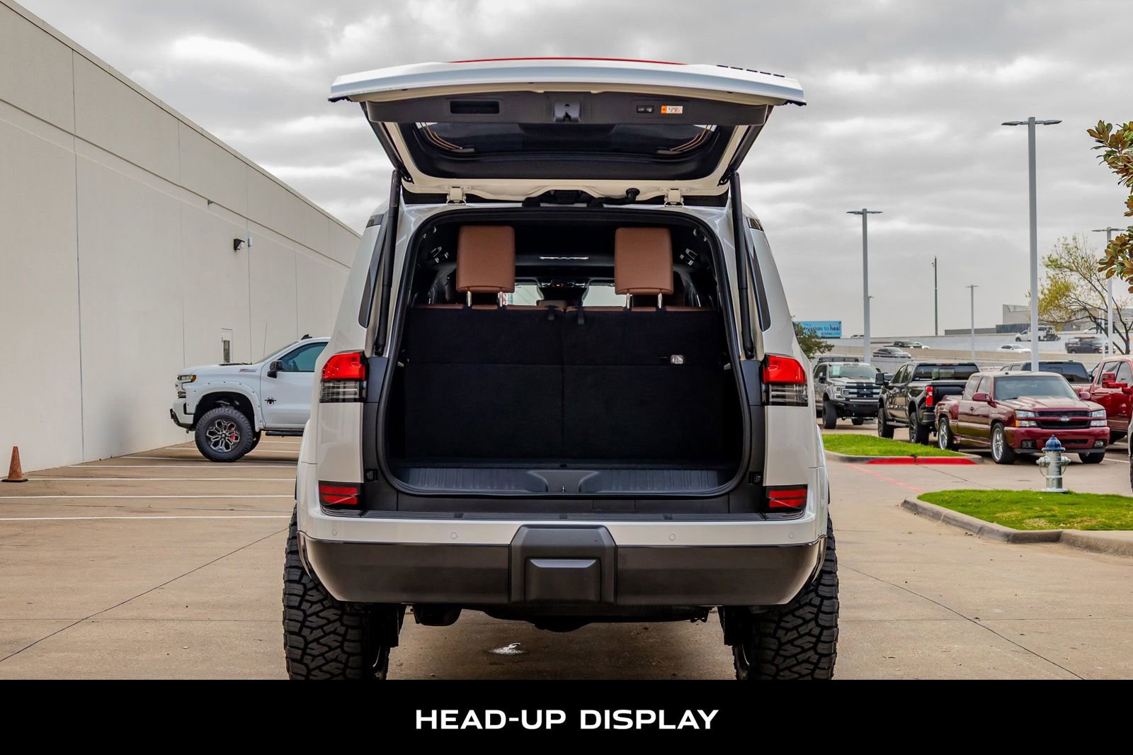 Used 2025 Lexus GX 550 w/ Cold Area Package AWD/4WD image 9