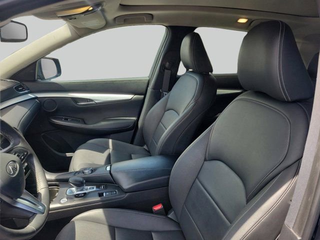 Used 2019 INFINITI QX50 Luxe w/ Cargo Package FWD image 8