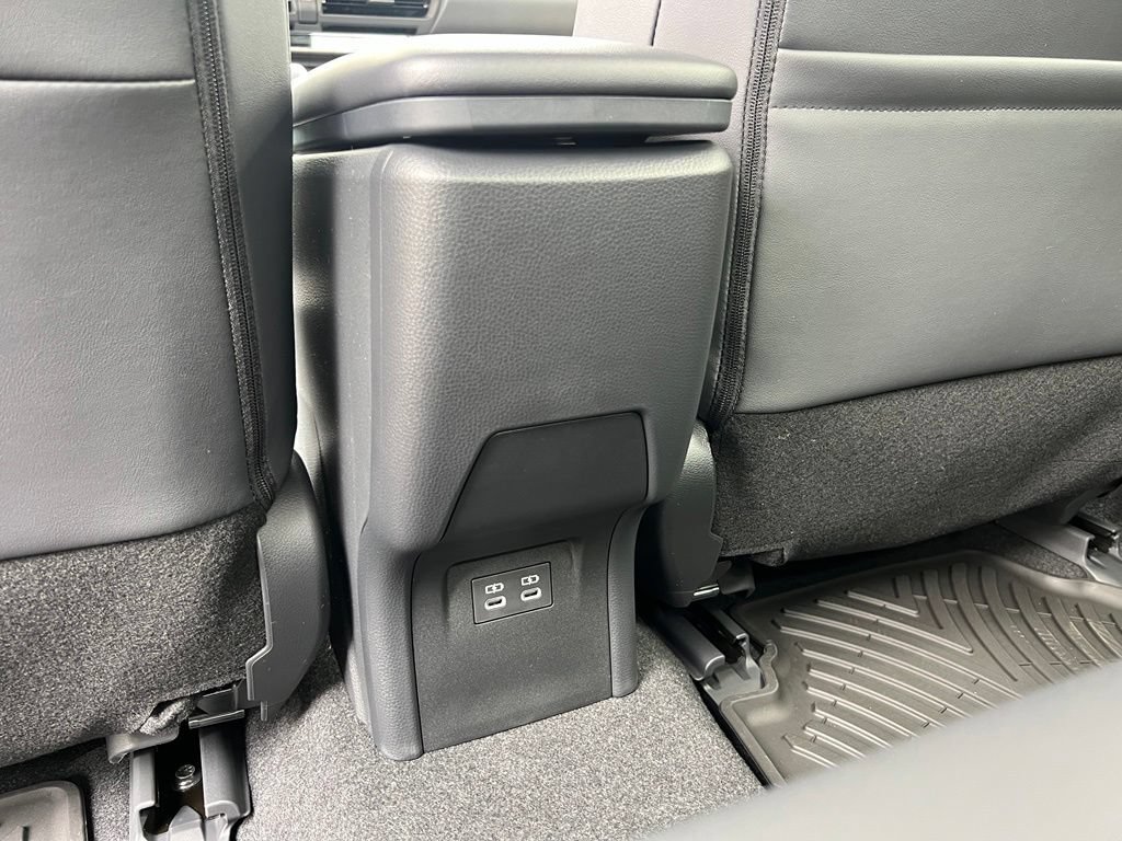 New 2027 Toyota Prius XLE FWD image 15
