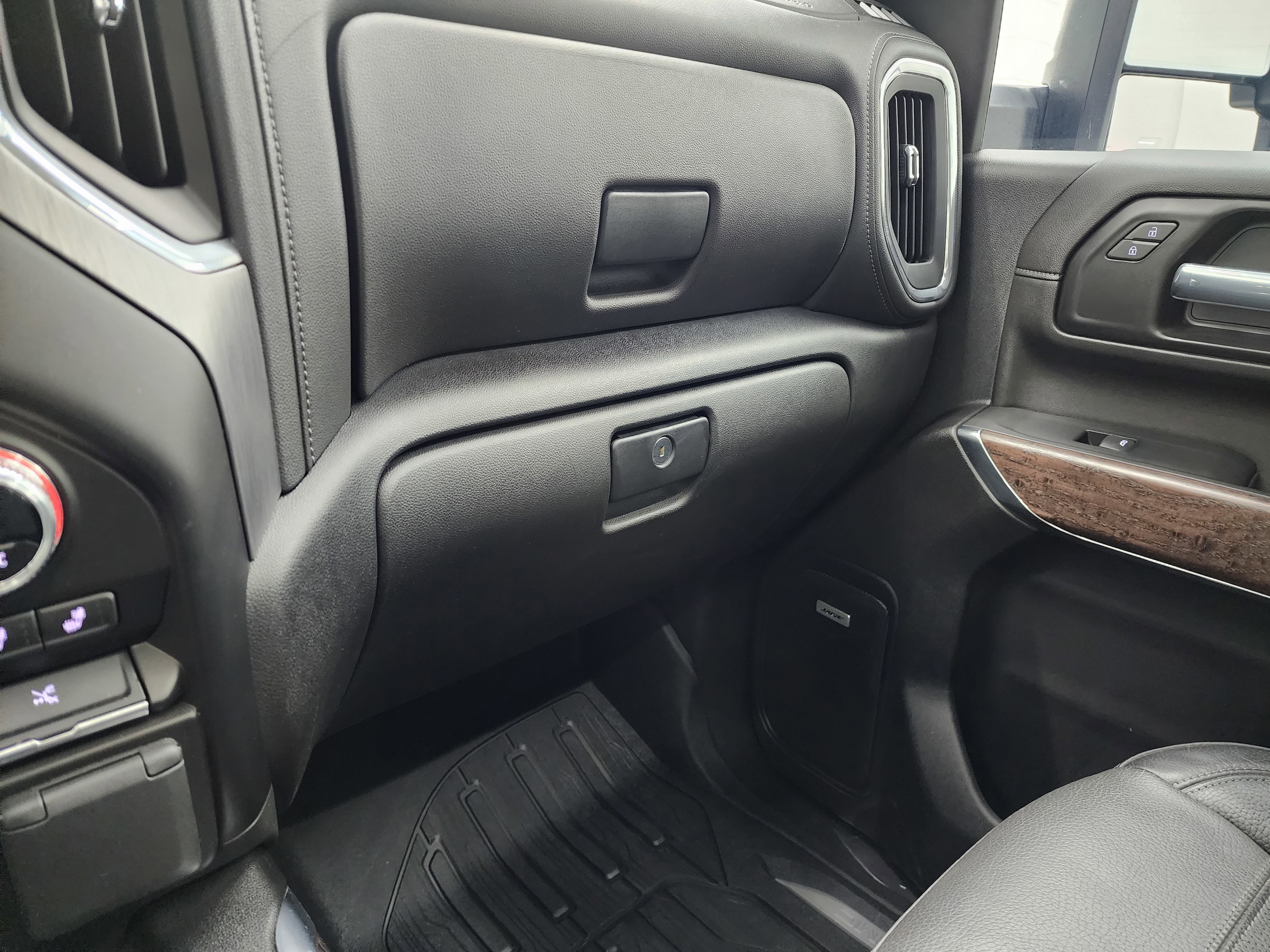 Used 2023 GMC Sierra 3500 Denali w/ Denali Ultimate Package image 14