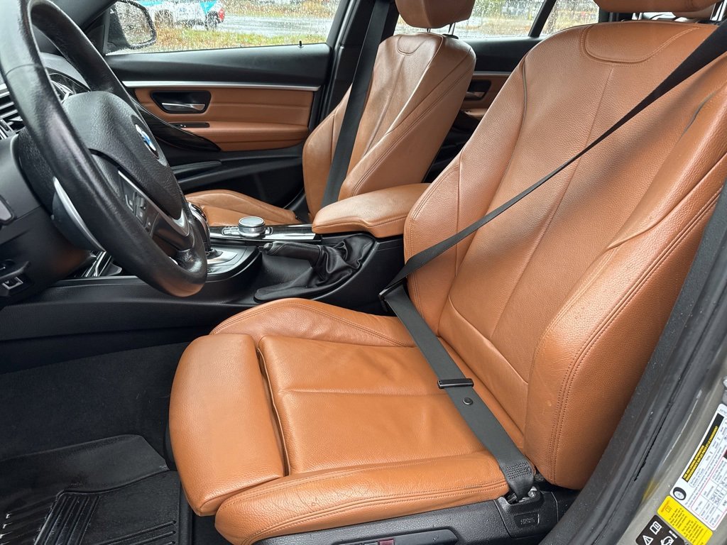 Used 2017 BMW 330i xDrive Wagon w/ Premium Package image 13