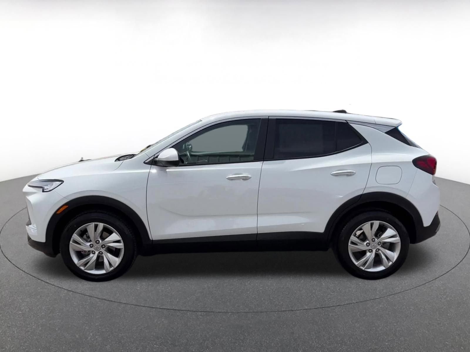 Used 2025 Buick Encore GX Preferred FWD image 9