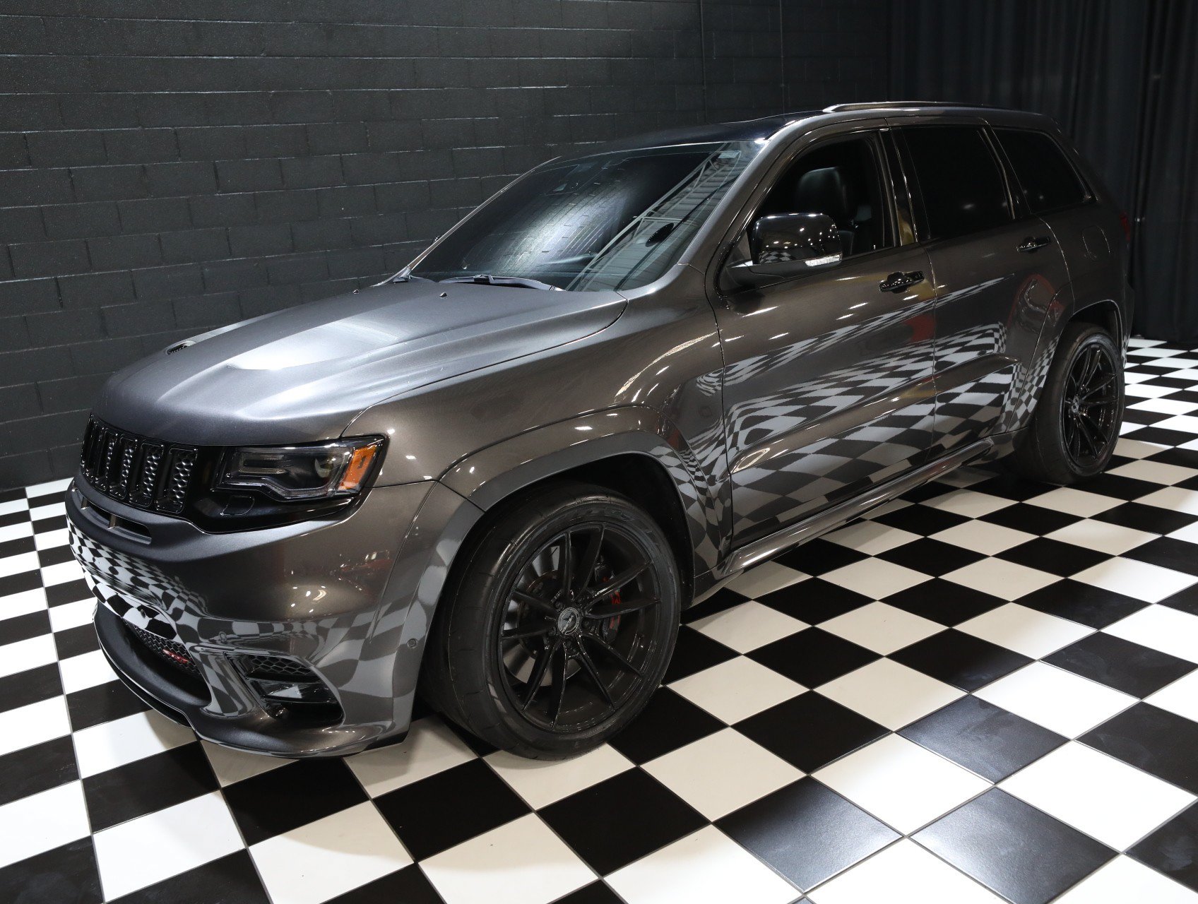 Used 2019 Jeep Grand Cherokee SRT AWD/4WD image 8