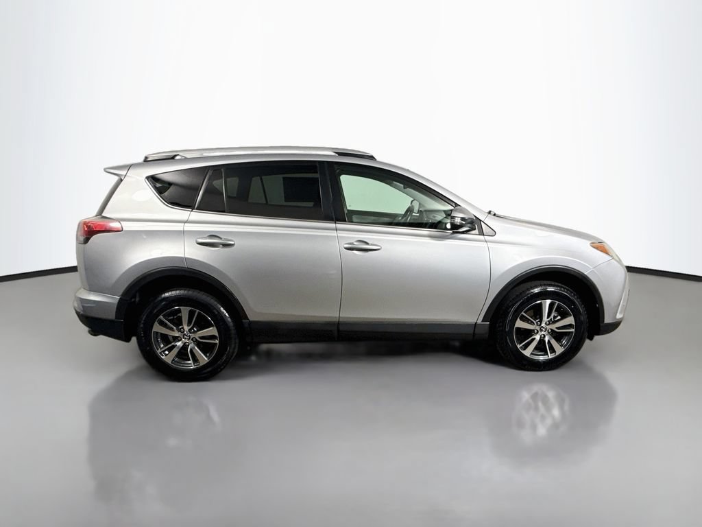 Used 2016 Toyota RAV4 XLE w/ Convenience Package FWD image 8