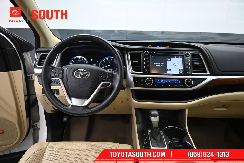 Used 2017 Toyota Highlander Limited AWD/4WD image 11