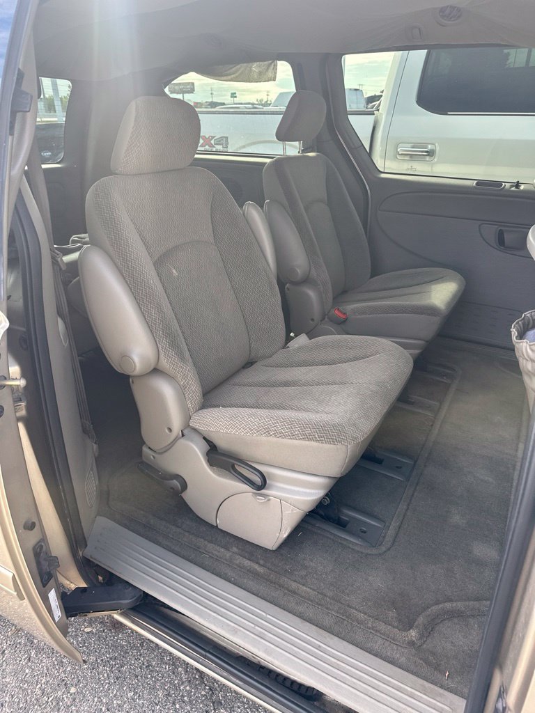 Used 2004 Chrysler Town & Country LX w/ Popular Equipment Group FWD image 18