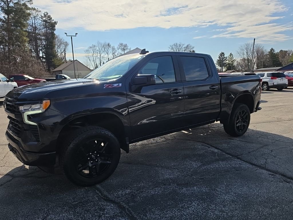 Used 2024 Chevrolet Silverado 1500 RST w/ Convenience Package II AWD/4WD image 3