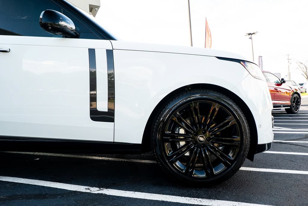 Used 2022 Land Rover Range Rover SE AWD/4WD image 9