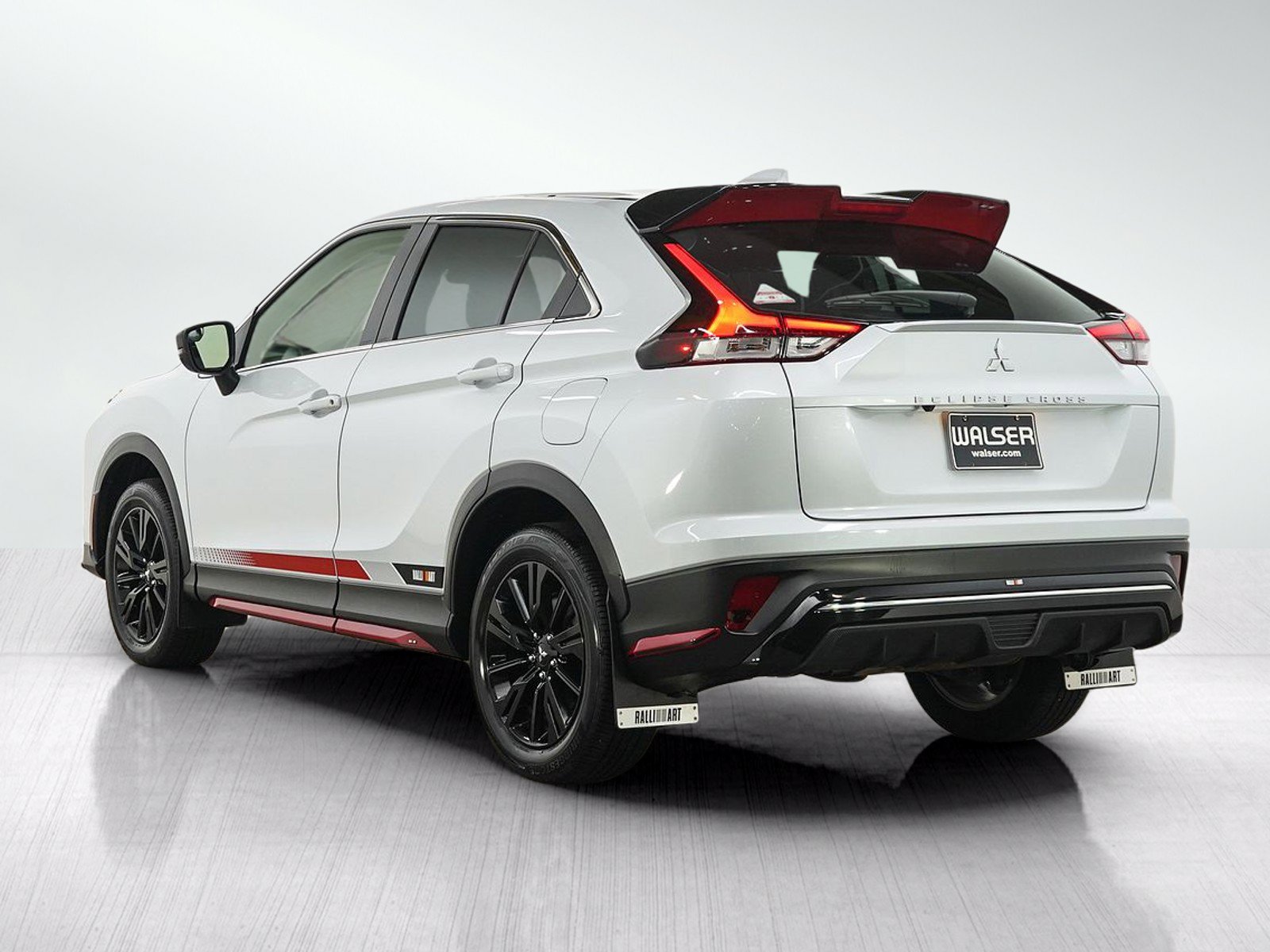 Used 2023 Mitsubishi Eclipse Cross LE AWD/4WD image 3