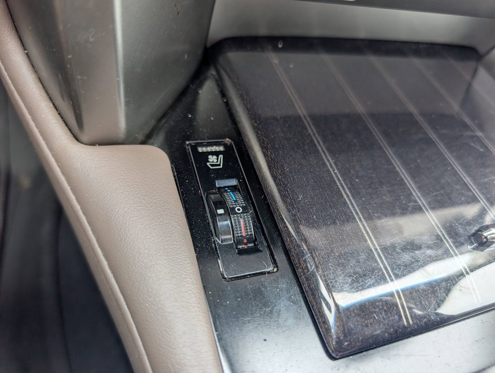 Used 2020 Lexus GX 460 Premium w/ Premium Package AWD/4WD image 19