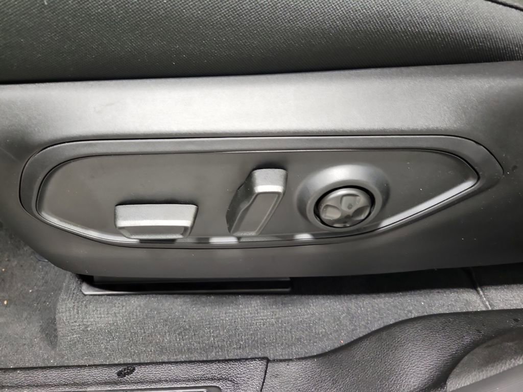 New 2025 Jeep Grand Cherokee L Laredo w/ Luxury Tech Group I image 13