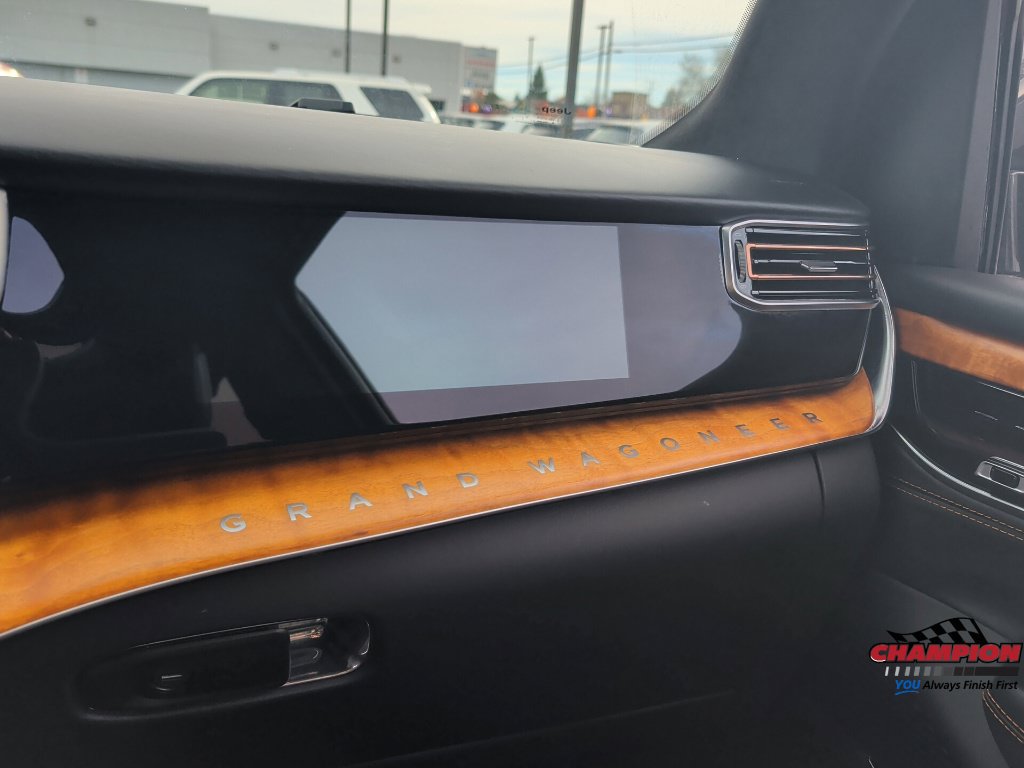 Used 2022 Jeep Grand Wagoneer Series III w/ Rear-Seat Entertainment Group AWD/4WD image 24