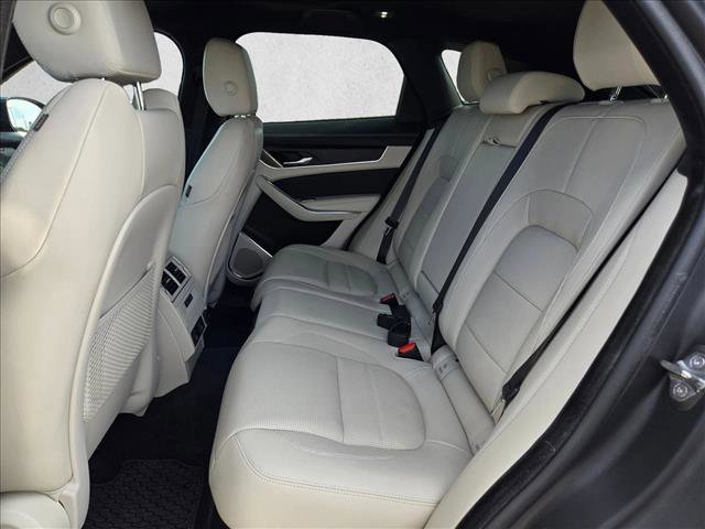 Used 2024 Jaguar F-PACE R-Dynamic S image 18