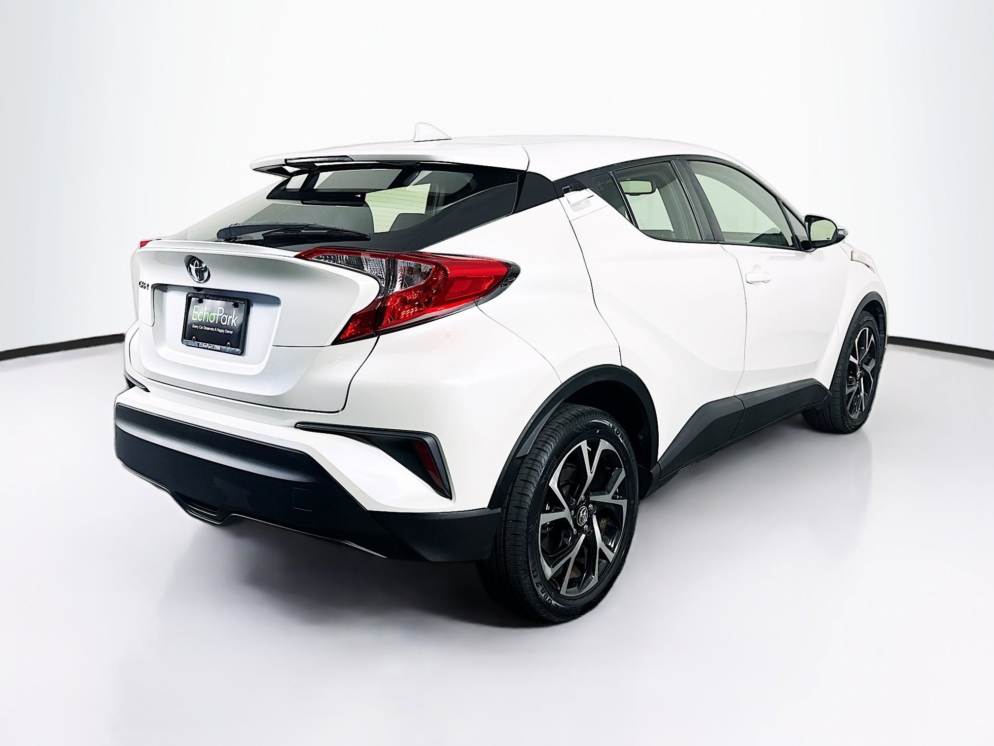 Used 2018 Toyota C-HR XLE FWD image 9