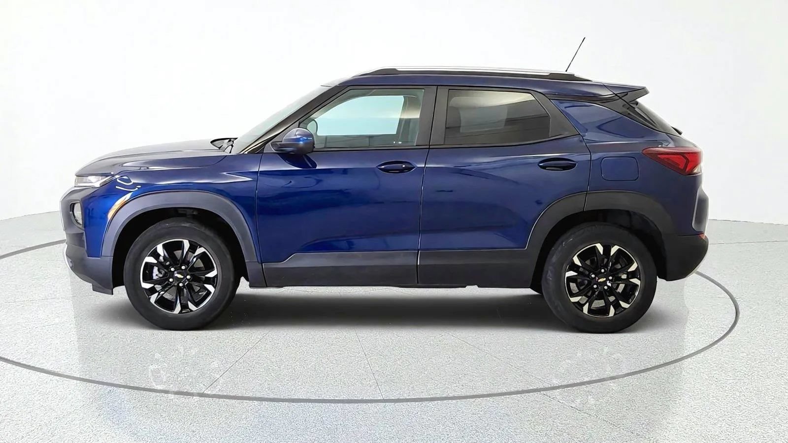 Used 2022 Chevrolet TrailBlazer LT w/ Convenience Package AWD/4WD image 5