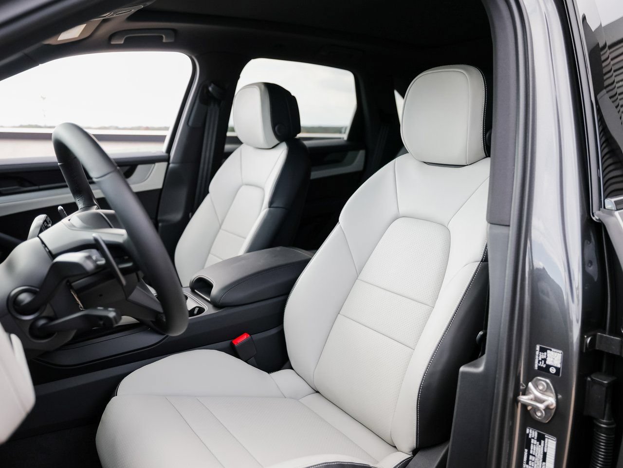 New 2026 Porsche Cayenne E-Hybrid AWD/4WD image 5
