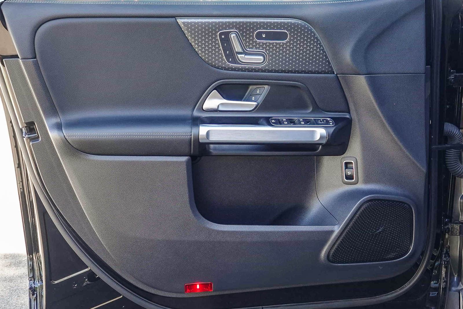 Used 2024 Mercedes-Benz EQB 350 4MATIC SUV image 20