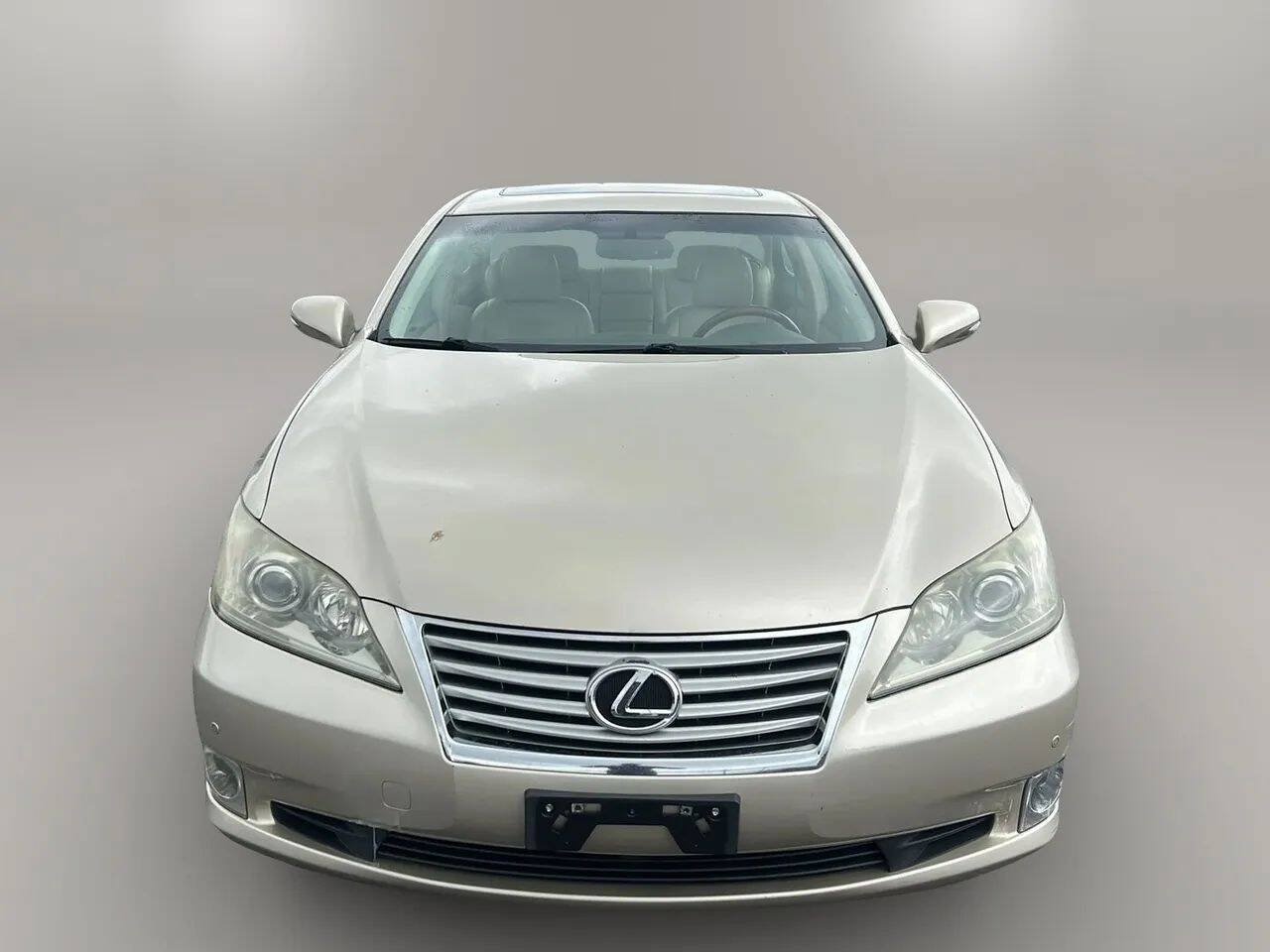Used 2010 Lexus ES 350 w/ Preferred Accessory Package FWD image 2