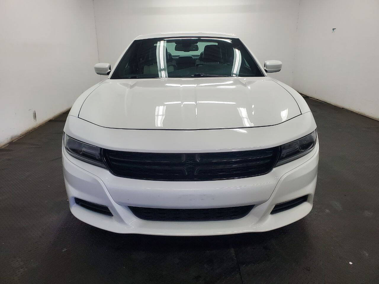 Used 2018 Dodge Charger SXT Plus w/ Quick Order Package 29J RWD image 2