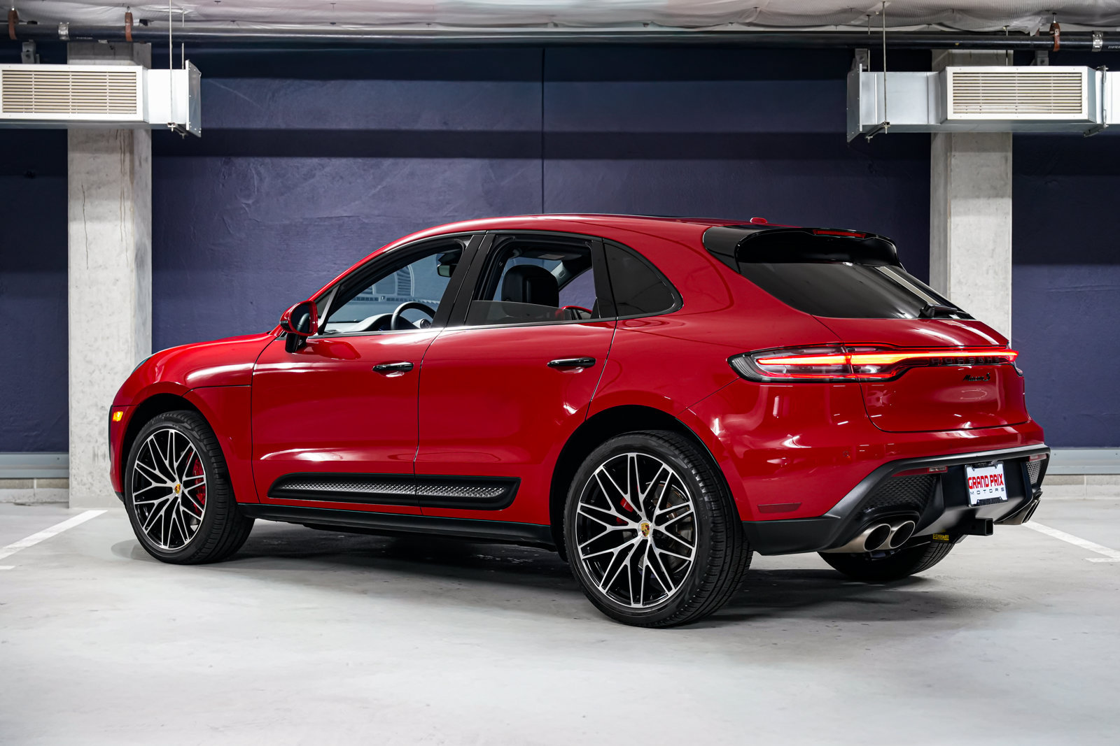 Used 2023 Porsche Macan S w/ Premium Package Plus AWD/4WD image 8