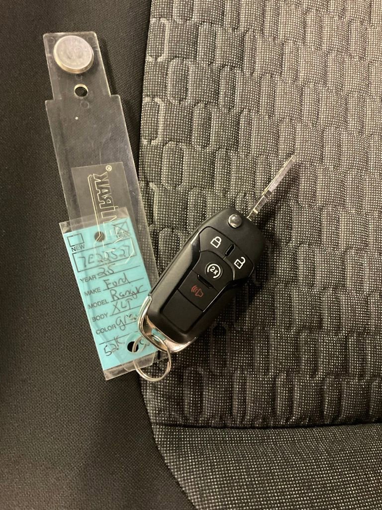 Used 2025 Ford Ranger XLT w/ FX4 Off-Road Package image 35