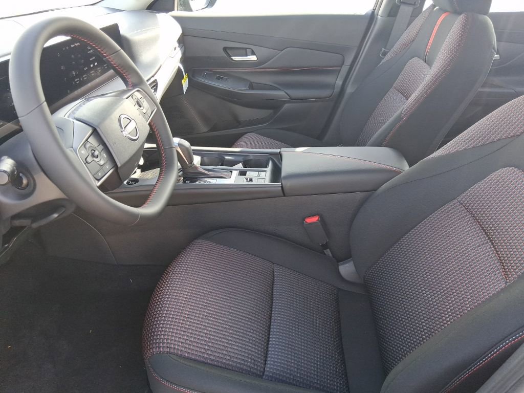 Certified 2026 Nissan Sentra SR w/ Floor Mat Package image 22