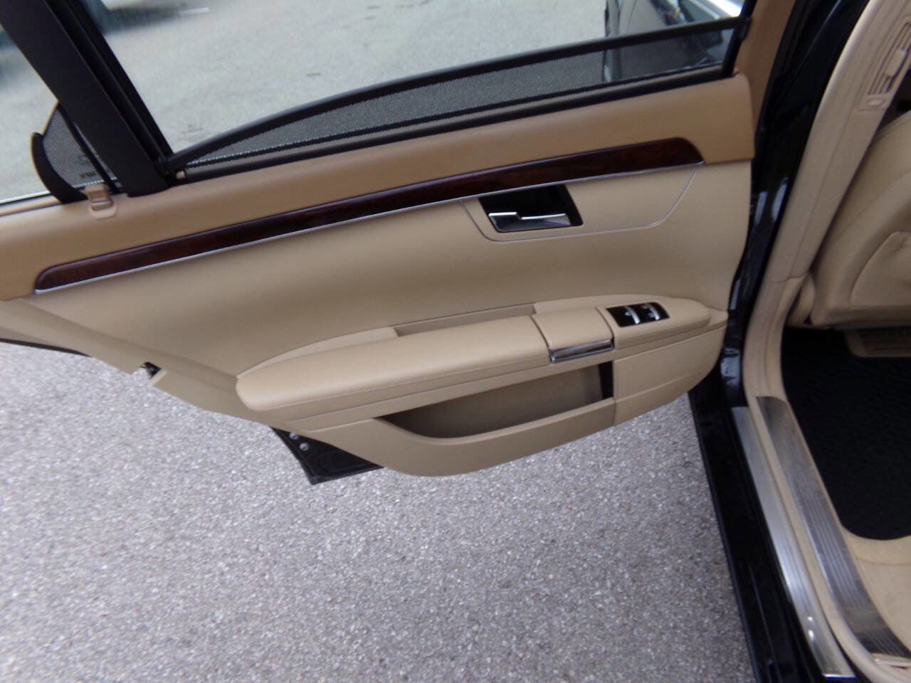 Used 2011 Mercedes-Benz S 550 4MATIC image 19