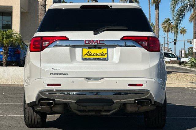 Used 2018 GMC Acadia Denali w/ Technology Package FWD image 5