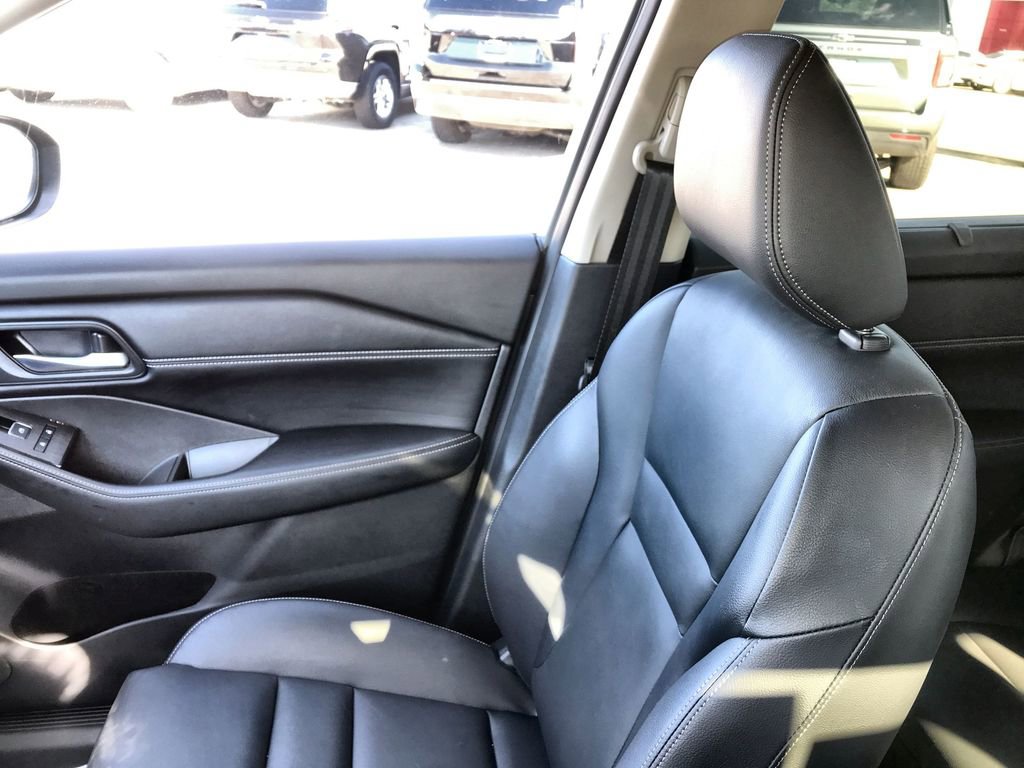 Certified 2025 Nissan Rogue SL w/ Tech Package image 24