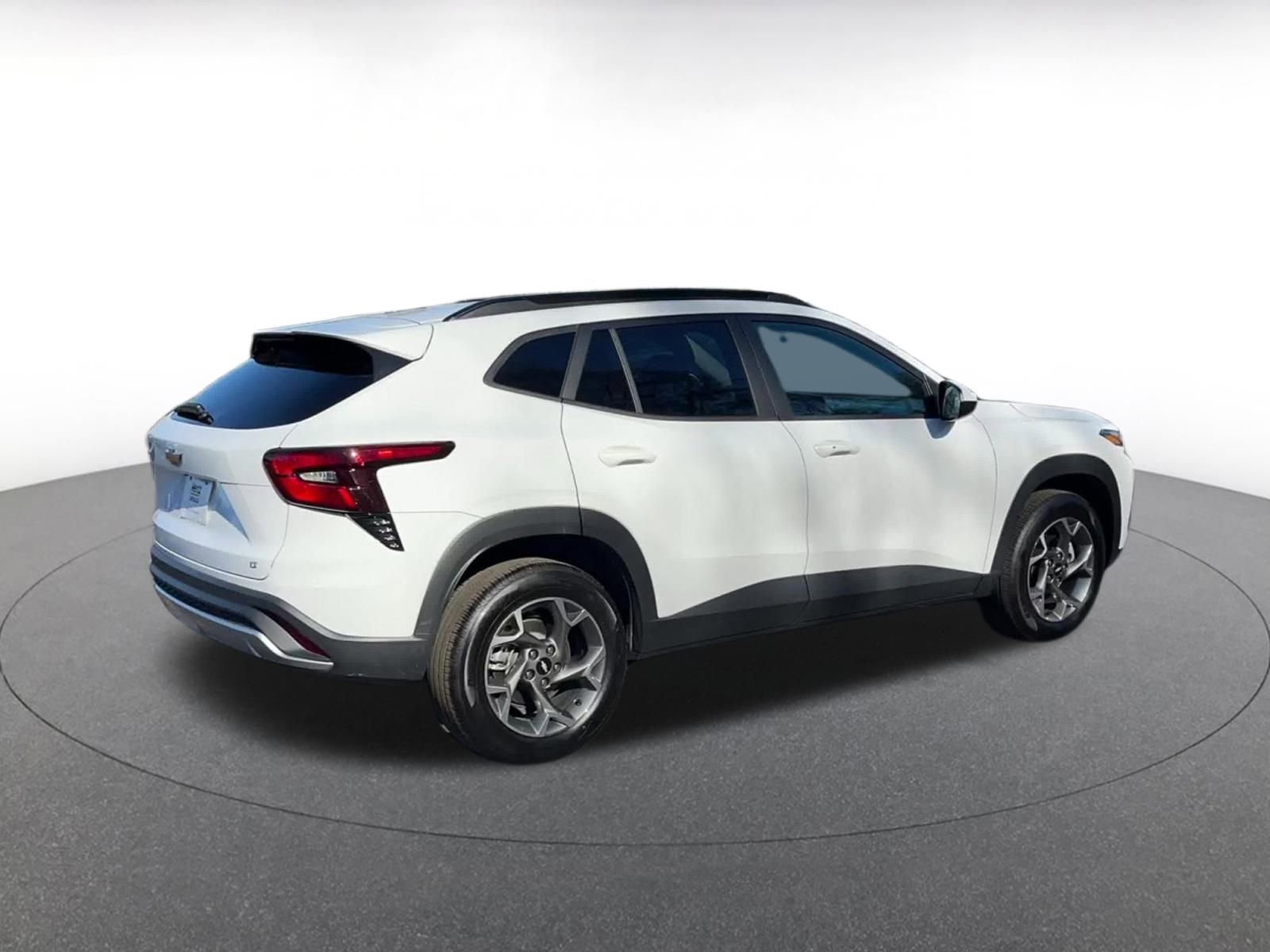 Used 2025 Chevrolet Trax LT w/ LT Convenience Package image 15