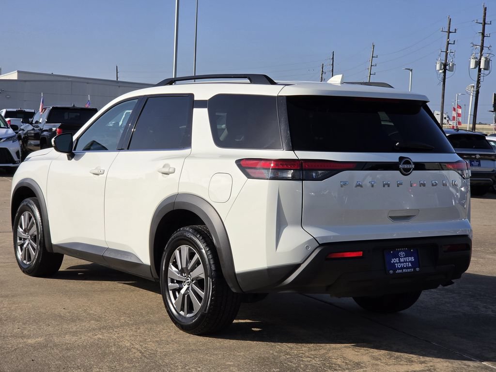 Used 2025 Nissan Pathfinder SV FWD image 7