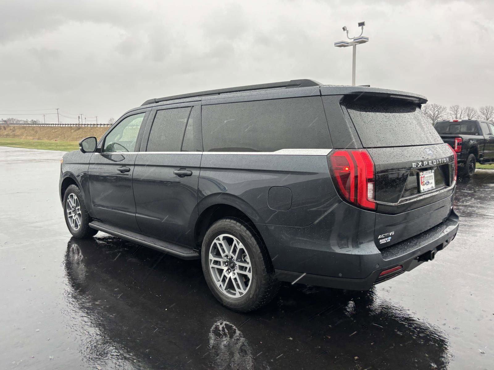 Used 2025 Ford Expedition Max Active AWD/4WD image 7