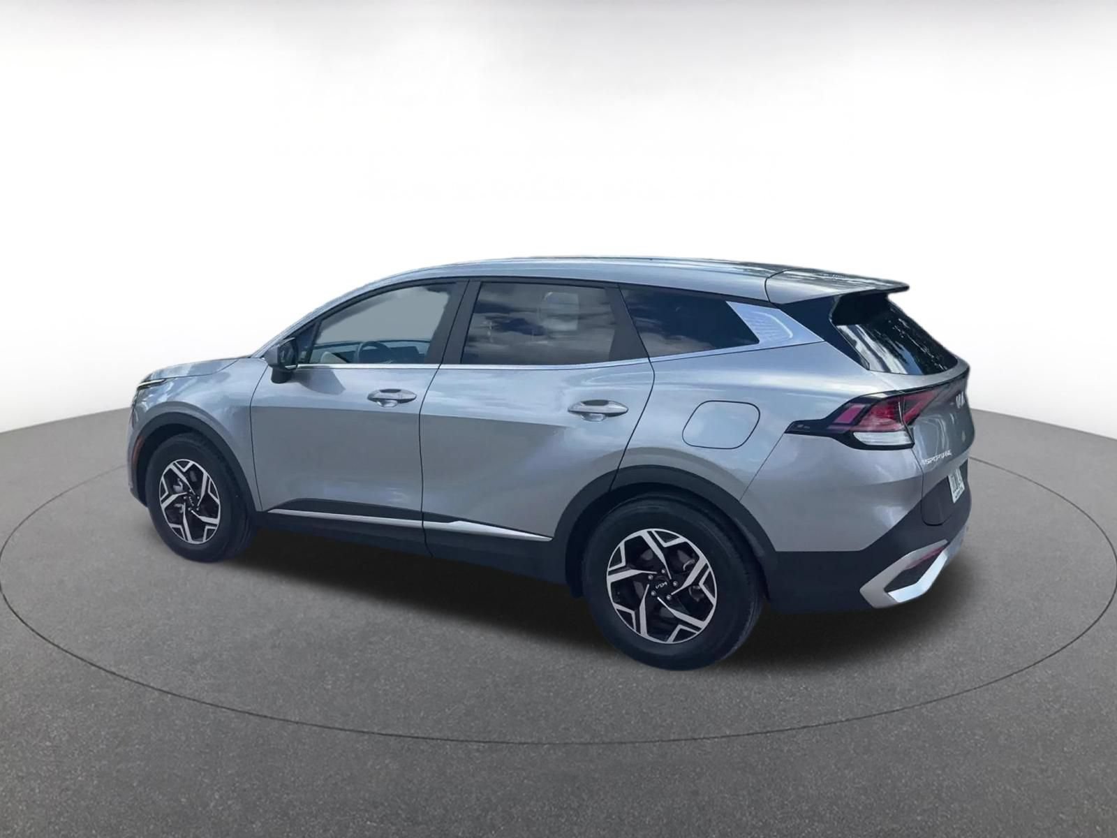 Used 2025 Nissan Rogue SV FWD image 10