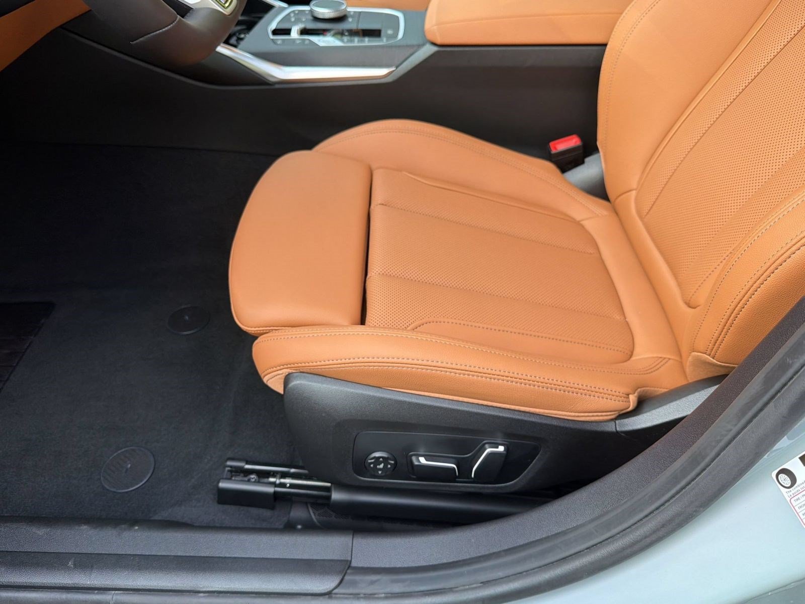 New 2026 BMW 330i Sedan w/ M Sport Package RWD image 14