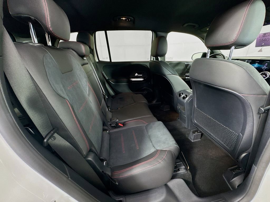 Used 2021 Mercedes-Benz GLB 250 image 32