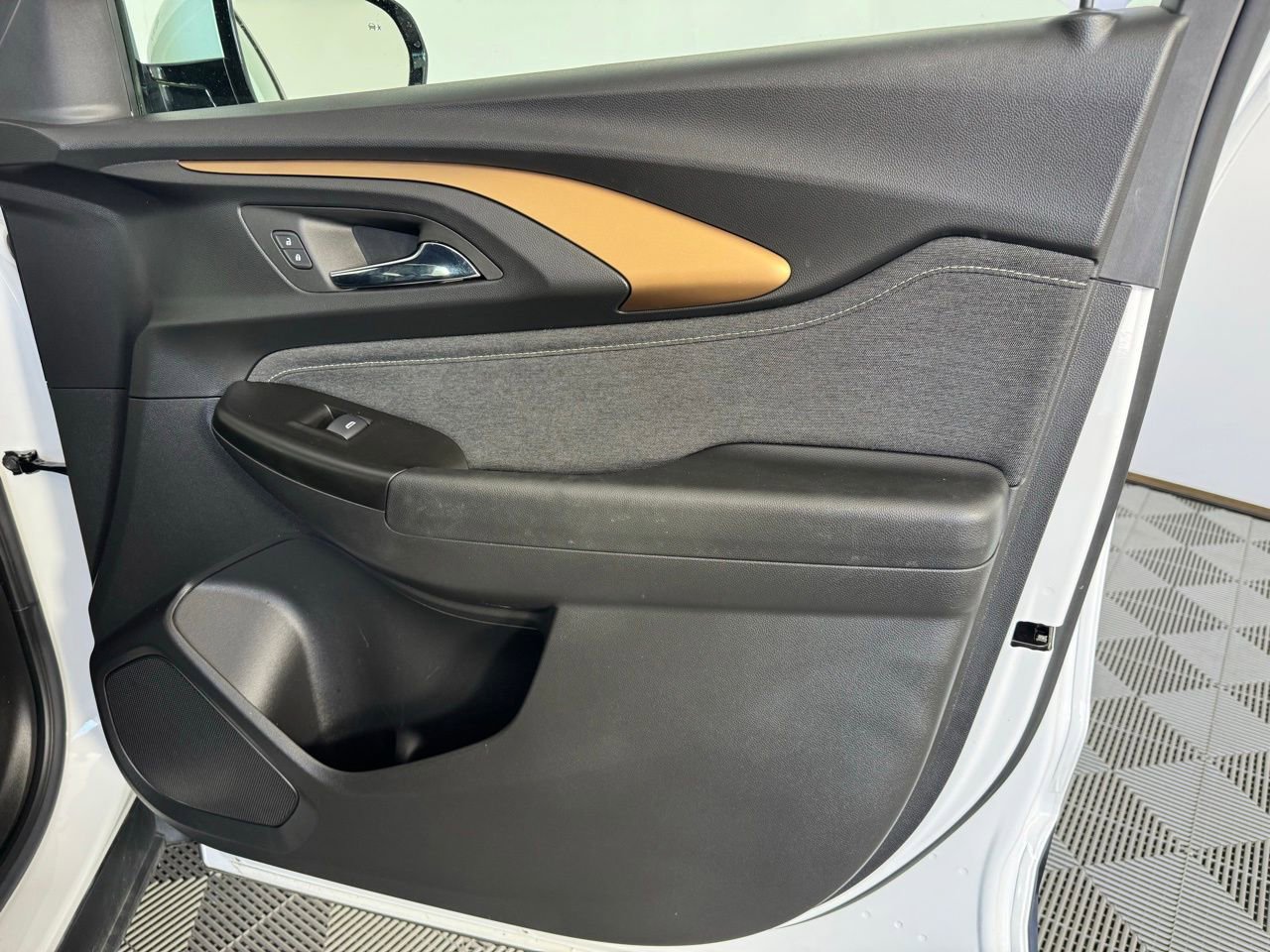 Used 2023 Chevrolet TrailBlazer ACTIV w/ Convenience Package image 35