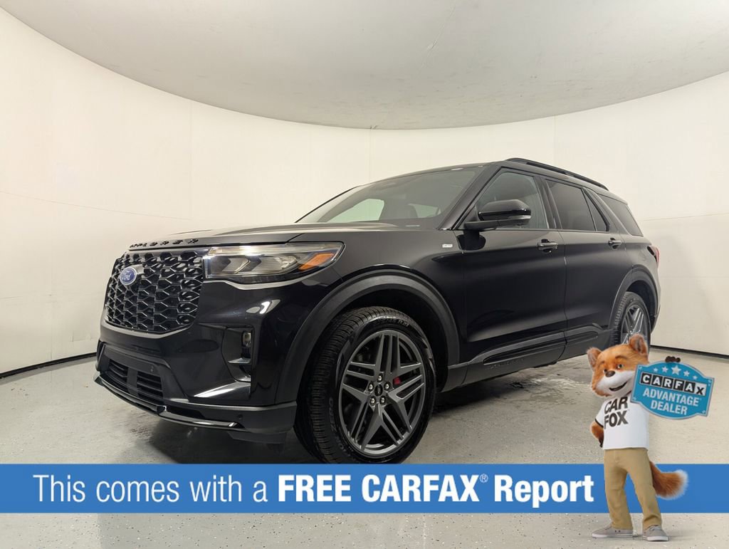 Used 2025 Ford Explorer ST-Line w/ ST-Line Street Pack image 3