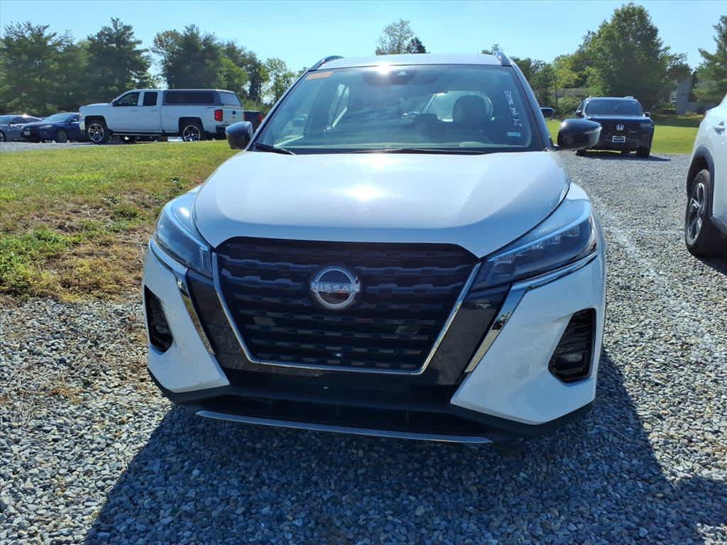 Used 2024 Nissan Kicks SR FWD image 5
