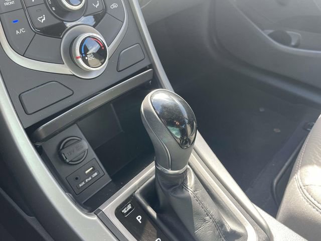 Used 2014 Hyundai Elantra SE image 30