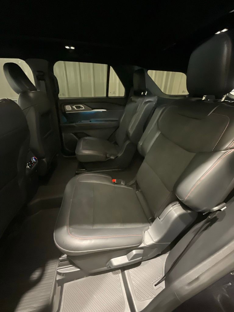 Used 2025 Ford Explorer ST w/ Sun And Sound Package image 11