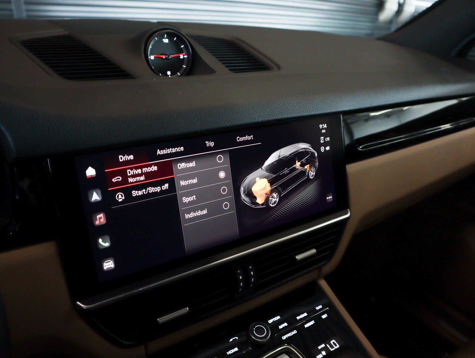 Certified 2023 Porsche Cayenne AWD/4WD image 20