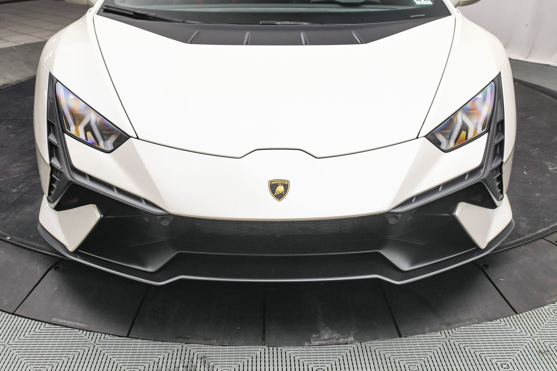 Used 2023 Lamborghini Huracan Tecnica image 24
